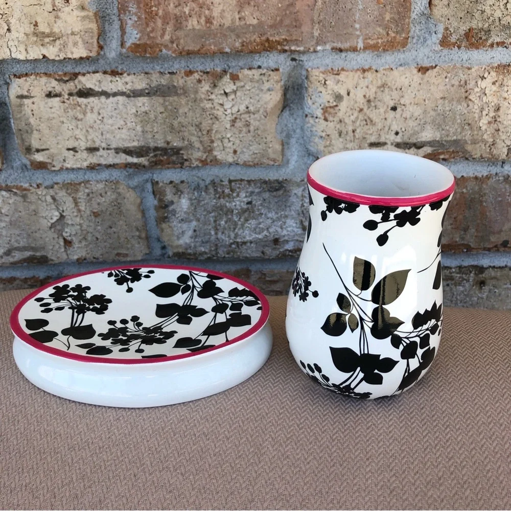 Steve Madden Ceramic Juliet Soap Dish Vase Black White floral Bathroom Accessory